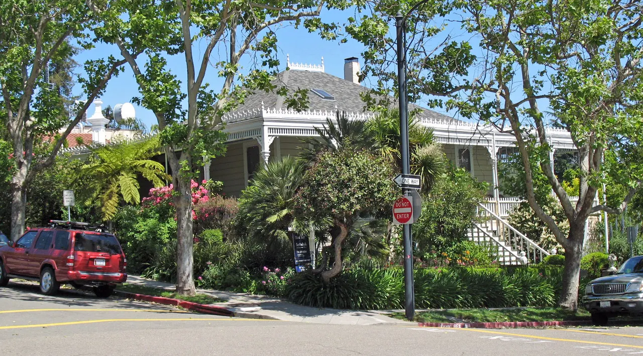 The tree-shaded Wetmore House at Bonita and Vista avenues in Piedmont.