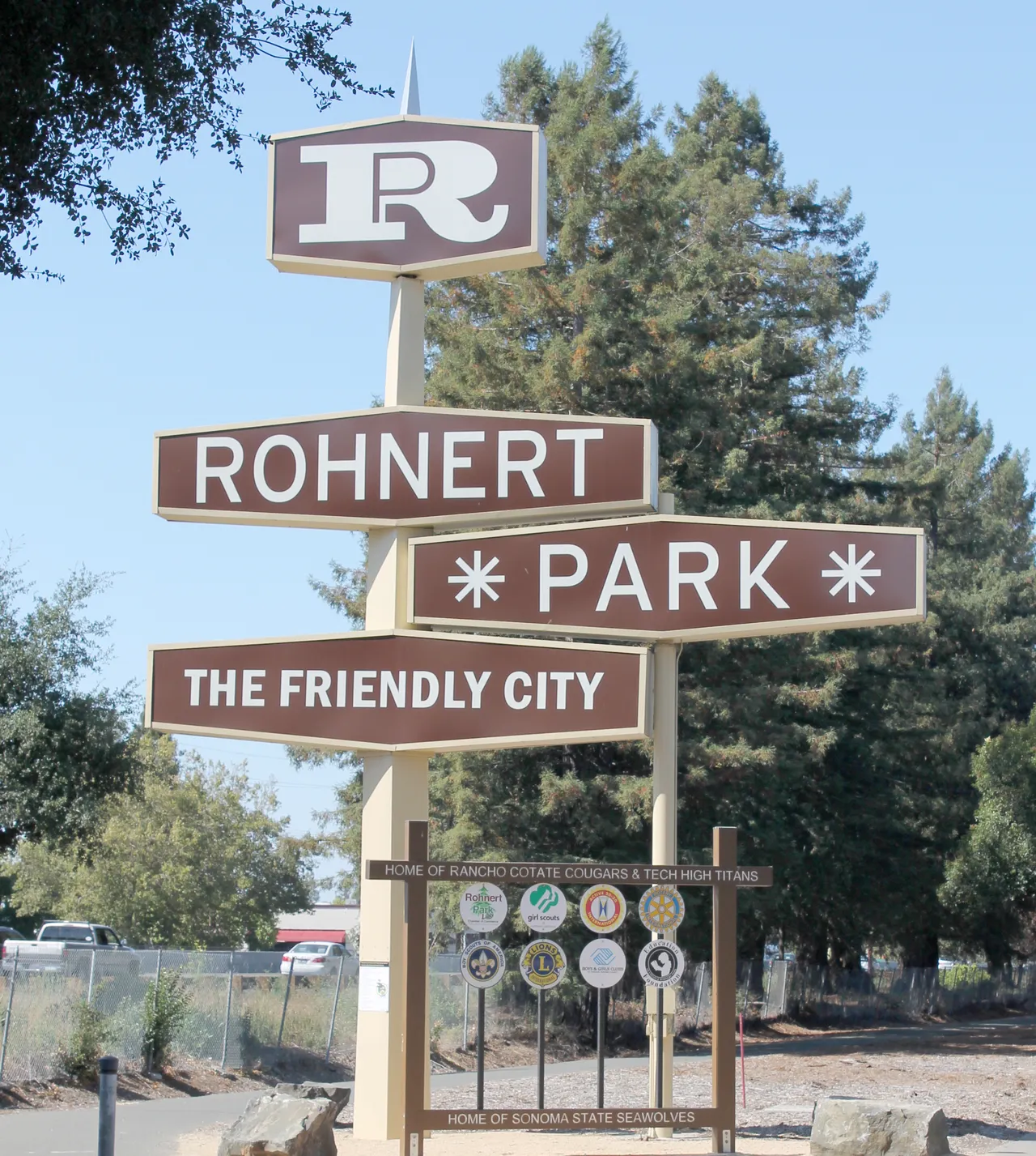 The roadside Rohnert Park welcome sign beside Commerce Boulevard.
